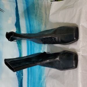 August MAX floral Embossed leather ankle boots women's size 8 1/2 M